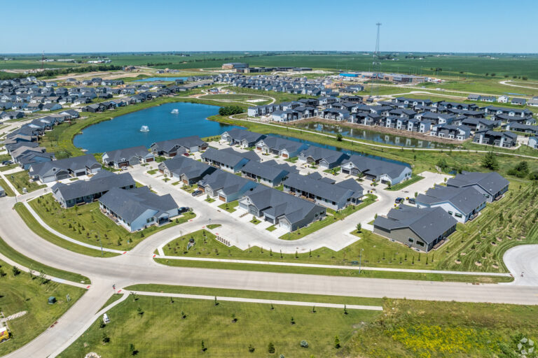 stratford-crossing-flats-townhomes-waukee-ia-aerial-photo (1)