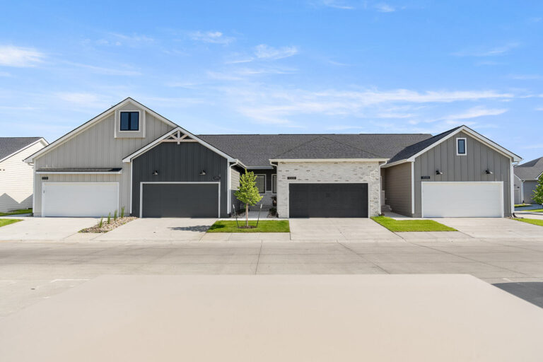 stratford-crossing-flats-townhomes-waukee-ia-building-photo (1)