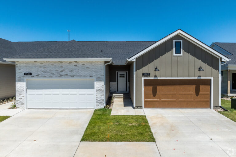 stratford-crossing-flats-townhomes-waukee-ia-building-photo (6)