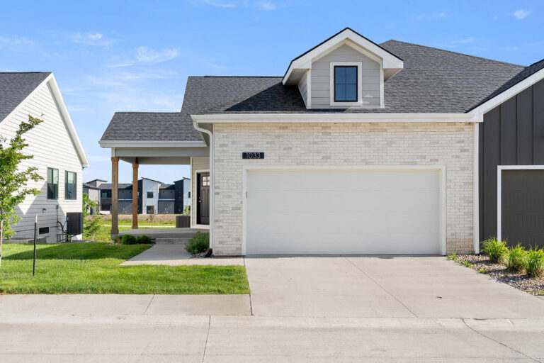 stratford-crossing-flats-townhomes-waukee-ia-building-photo